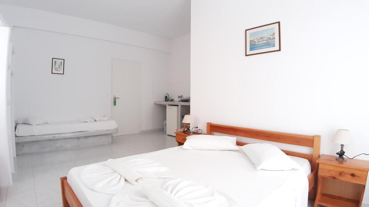 Bizas Rooms & Studios Páros Eksteriør billede