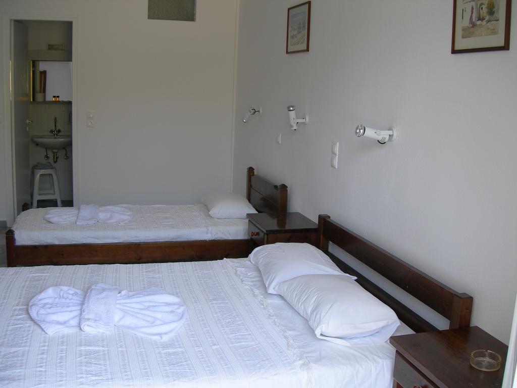 Bizas Rooms & Studios Páros Eksteriør billede